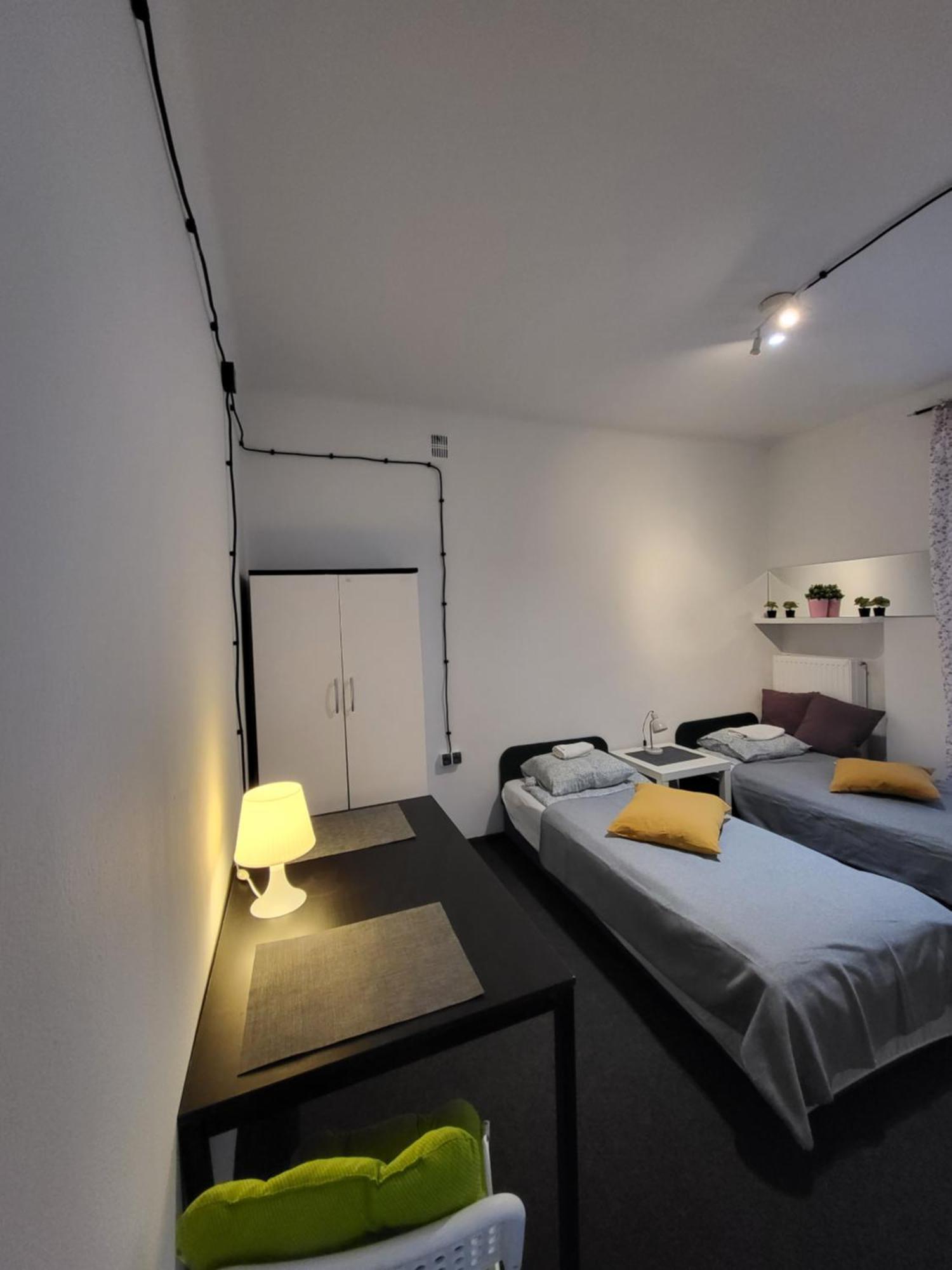 Charmed Homestay - Zaczarowany Warszawa Exteriör bild